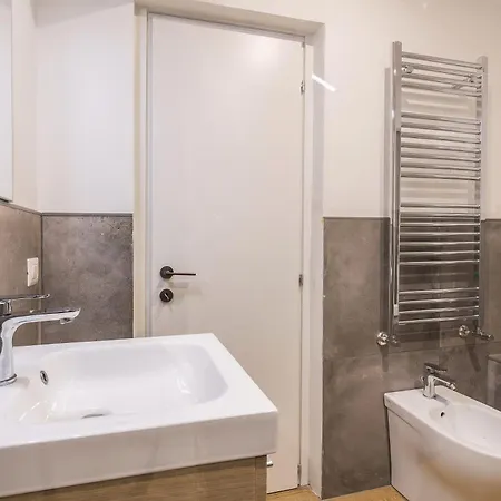Titina 4*